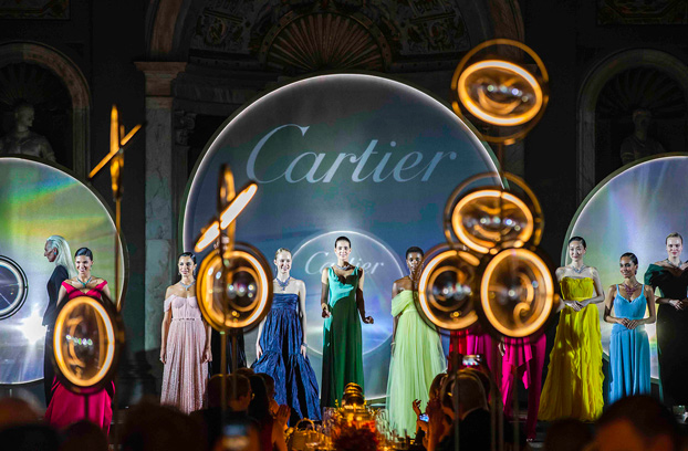 Robert Juliat Dalis 860 sparkles for “Magnifying the Beauty” Cartier Show