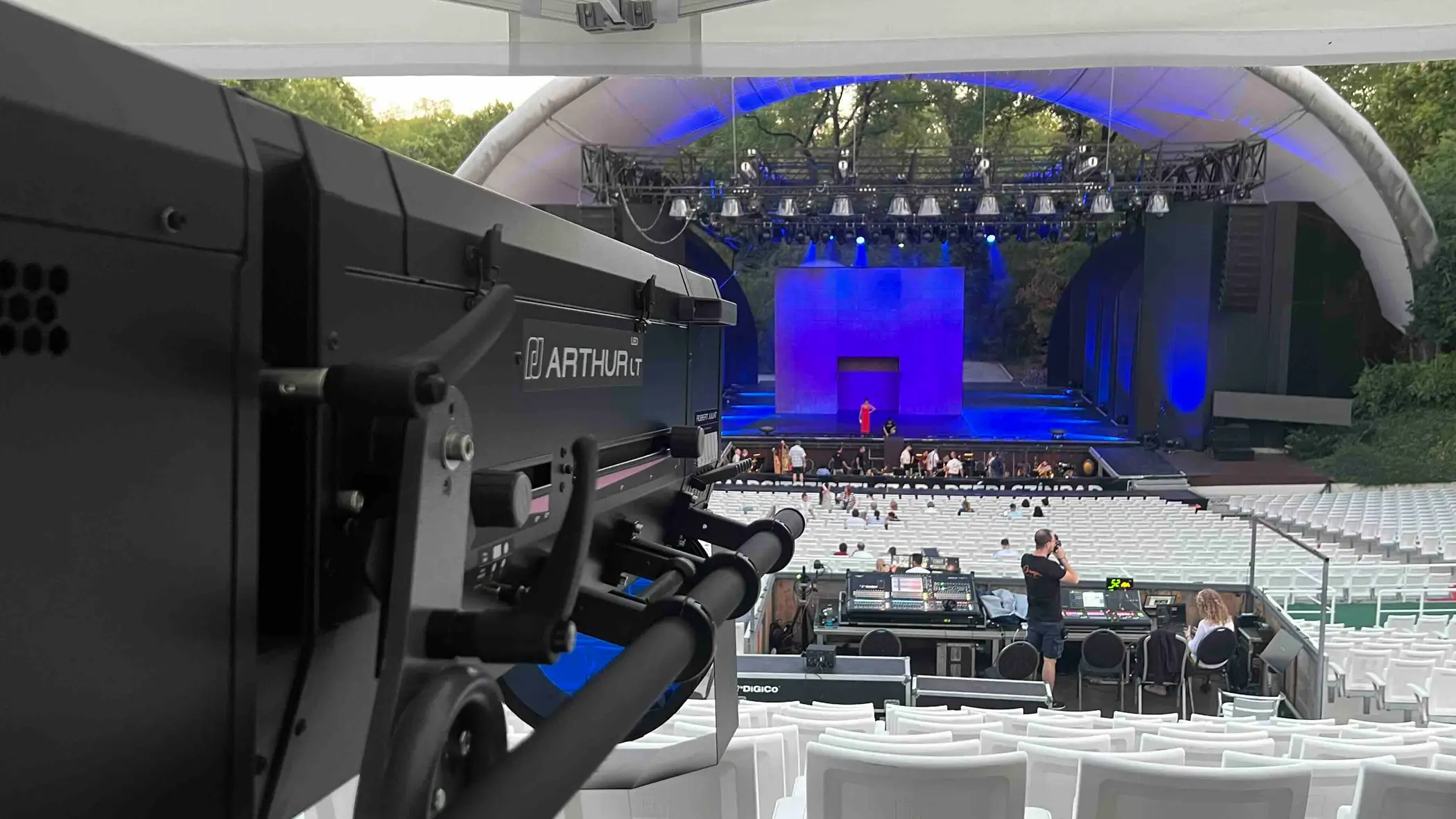 Robert Juliat Arthur LT followspot upgrade on Budapest’s Margaret Island