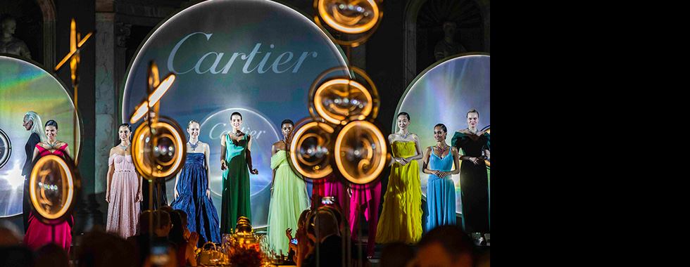 Robert Juliat Dalis 860 sparkles for “Magnifying the Beauty” Cartier Show