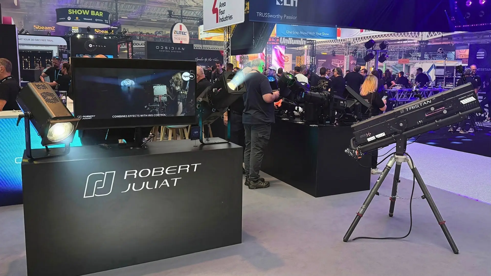 Robert Juliat success at PLASA London with Live Technology