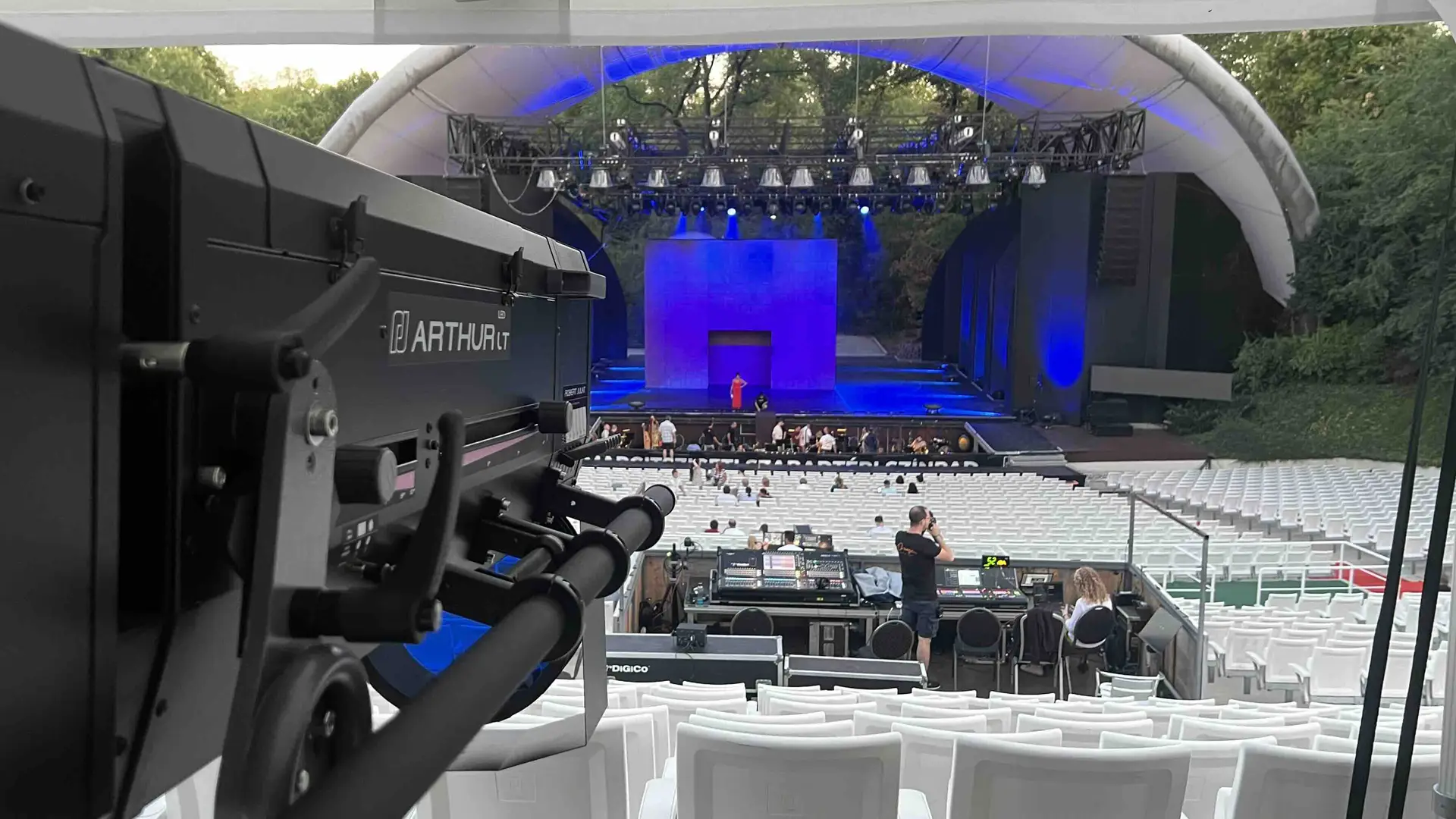 Robert Juliat Arthur LT followspot upgrade on Budapest’s Margaret Island